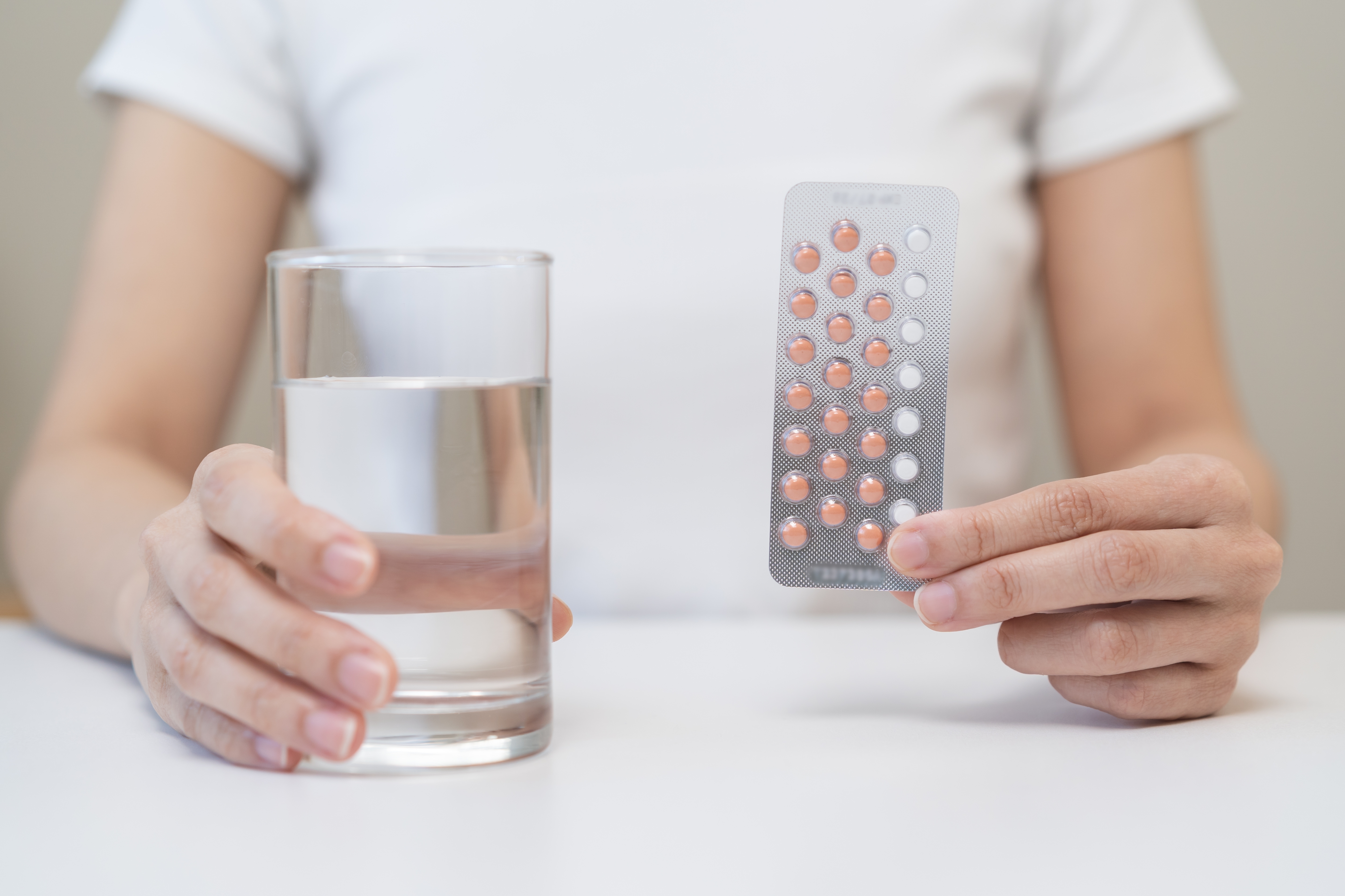 Contraception,And,Pregnancy,,Menstruation,Concept,,Birth,Control,Pills,Asian,Young
