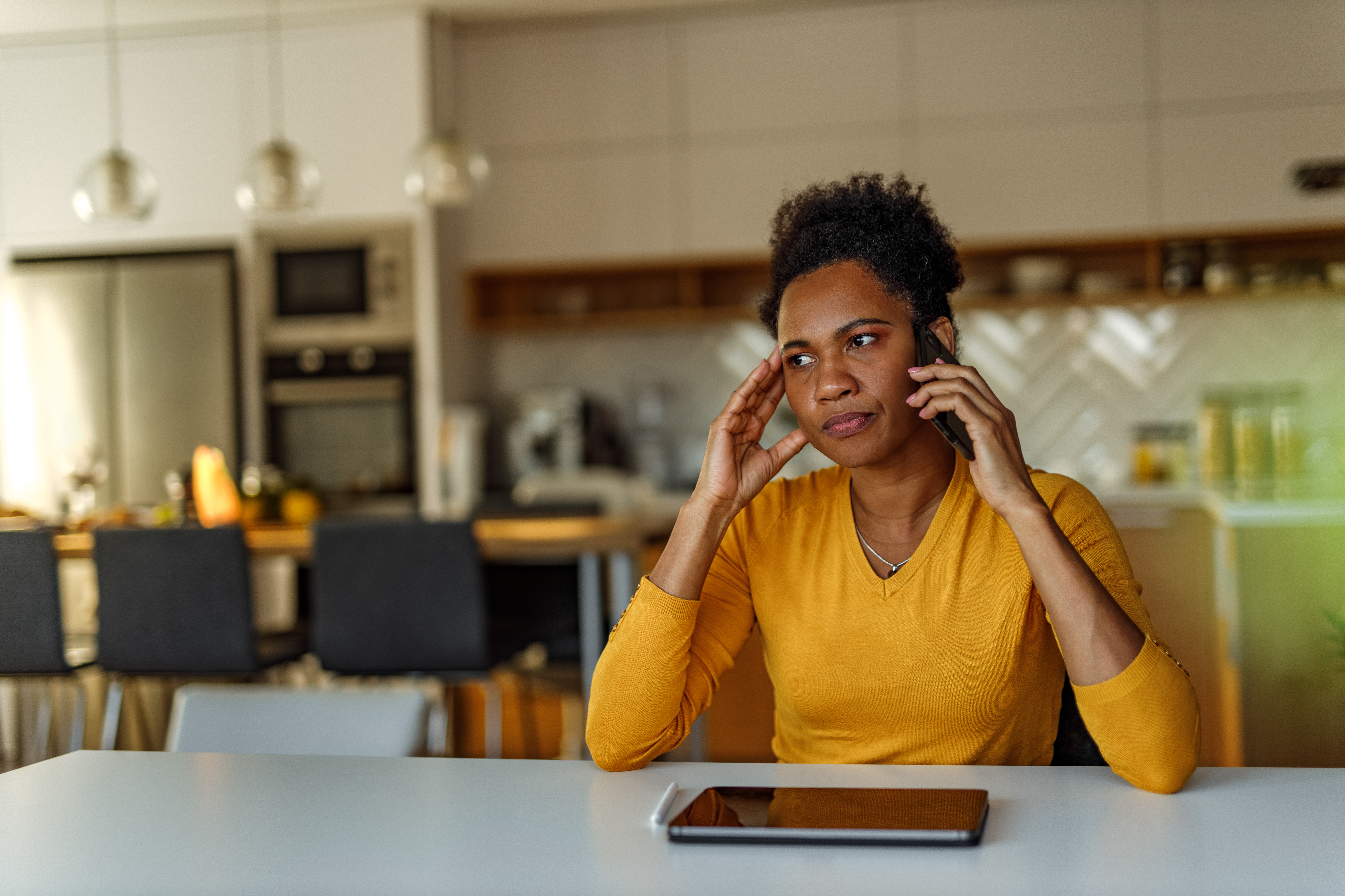 Business,Woman,,Talking,With,Someone,Over,The,Phone.